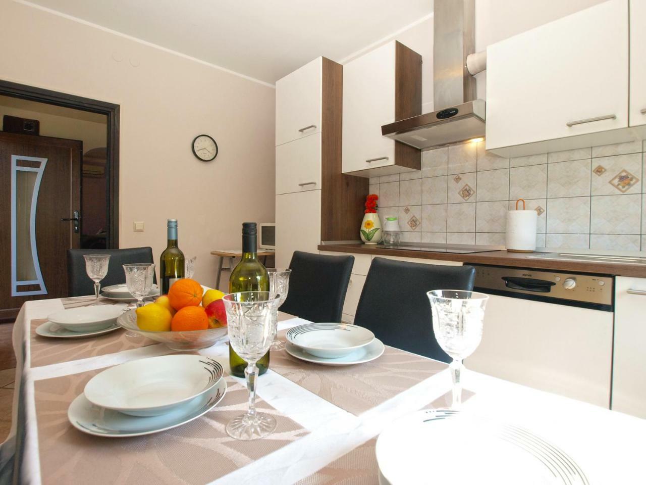 Apartment Nadia 1844 Pula Bagian luar foto